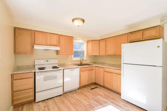 $349,000 | 40 Pineridge Drive, Warren, ME 04864