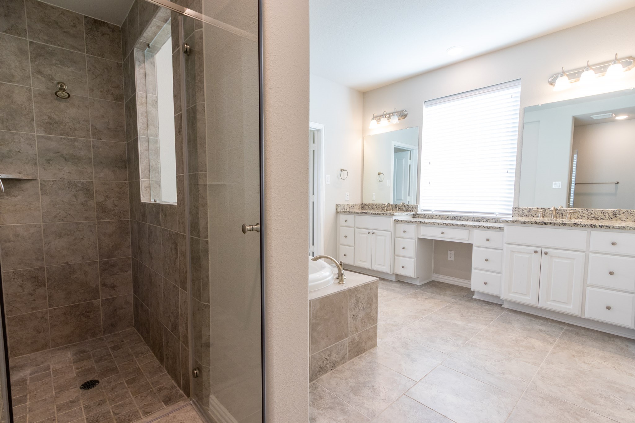 2831 Maple Oak Lane Manvel, TX 77578 - Photo 16 of 50 Separate Walk-in Shower