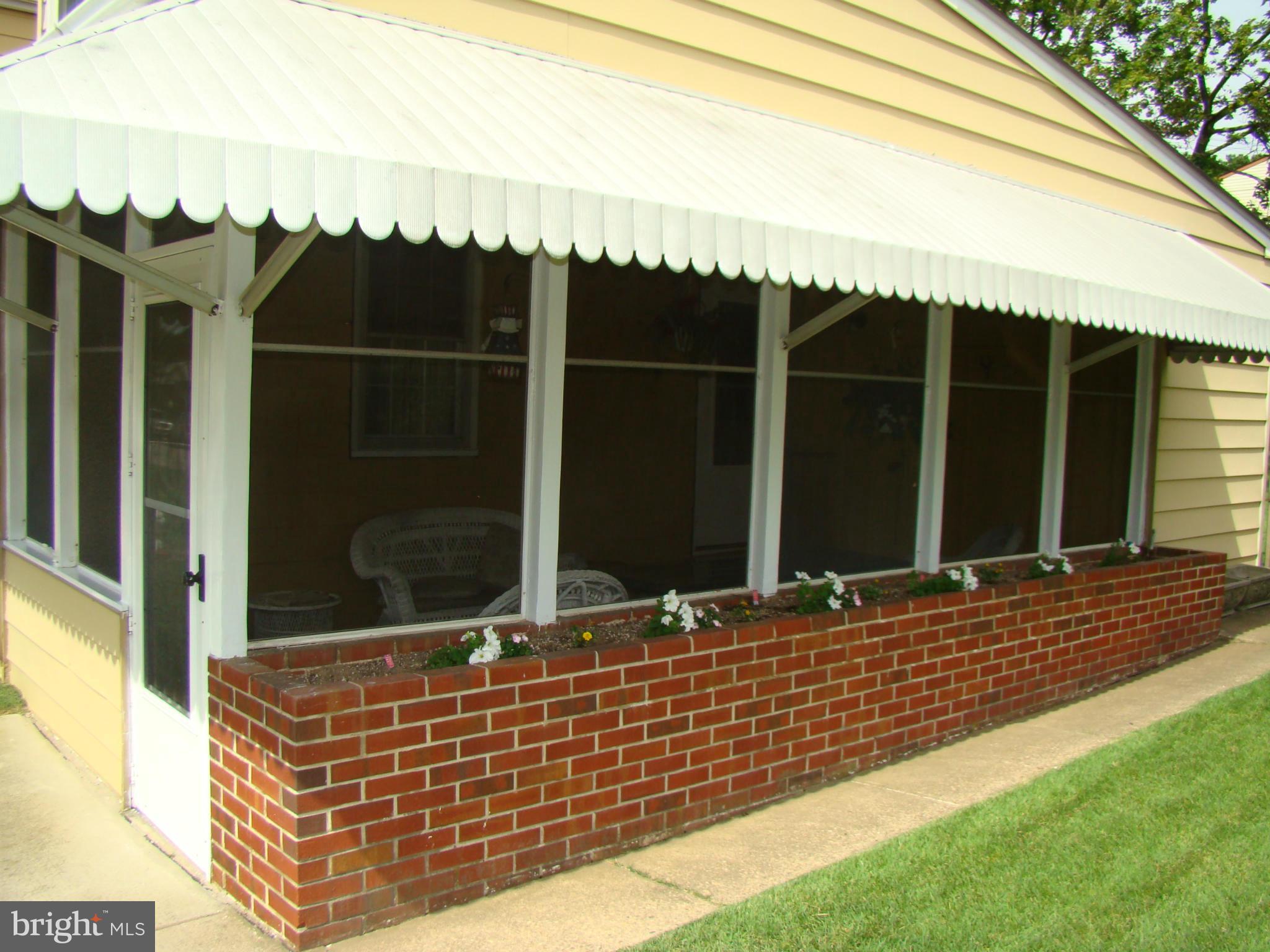 5509 Park Road Baltimore, MD 21225 - Photo 24 of 29 a front view of a house