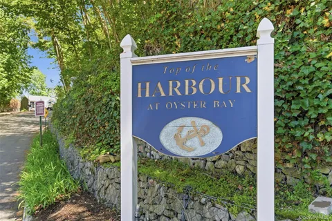 $375,000 | 10 Harbour Lane, Unit 4B, Oyster Bay, NY 11771