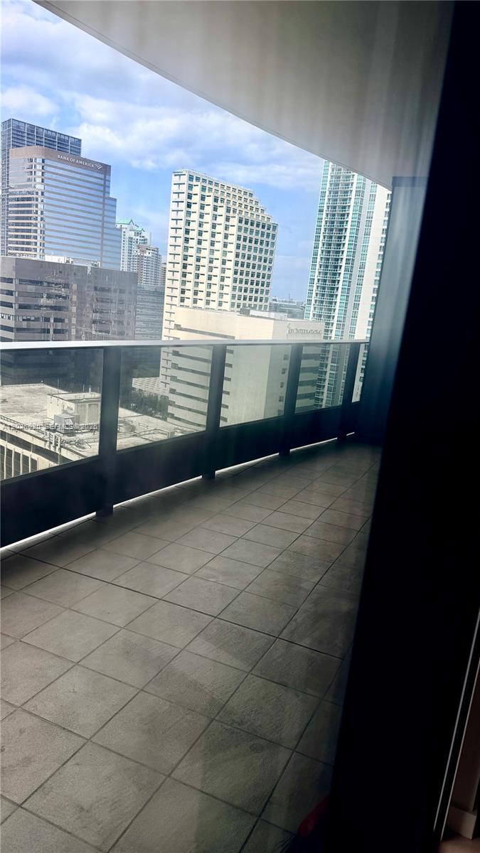 1000 Brickell, Unit 2014 Miami, FL 33131 - Photo 29 of 30 a view of an empty room with a window