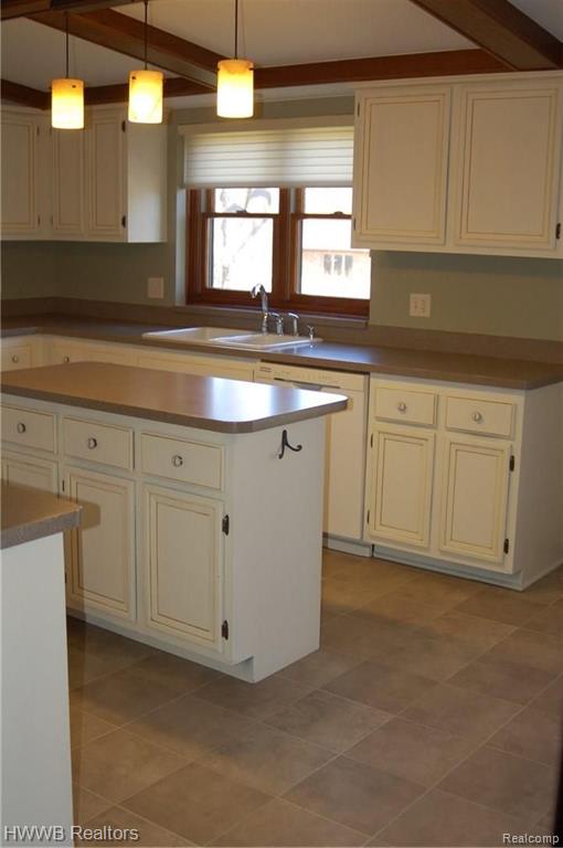 564 Sunlight Drive Rochester Hills, MI 48309 - Photo 18 of 47