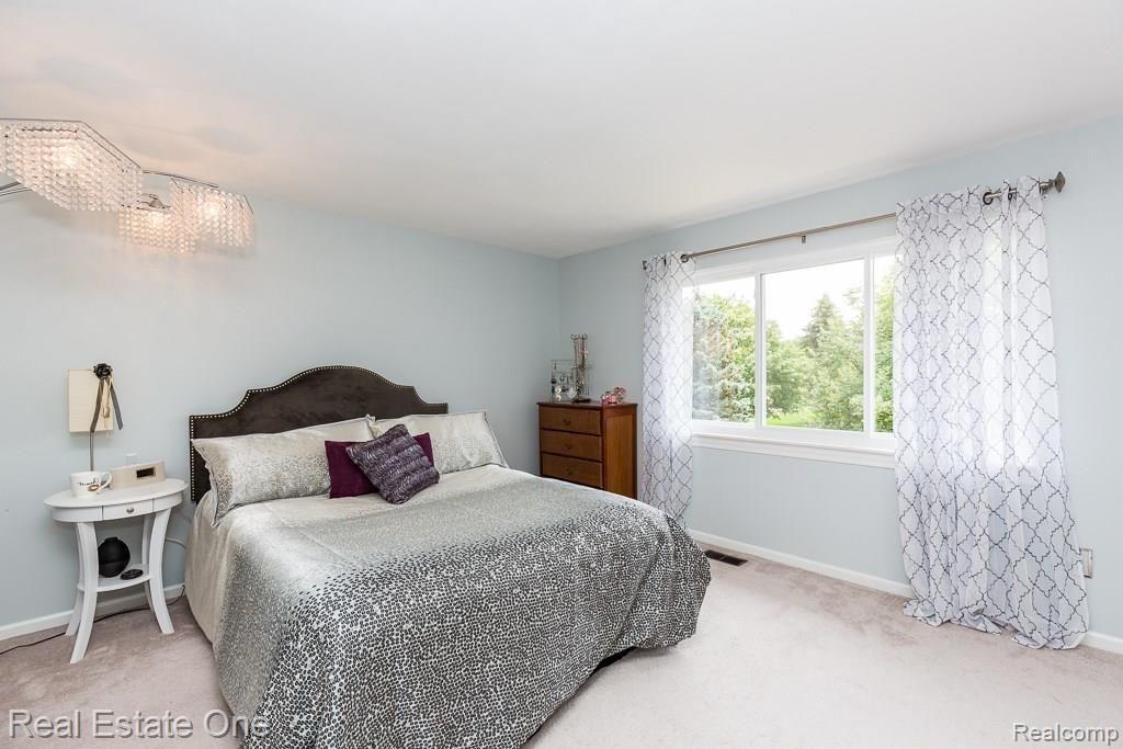 2420 Kimberly Fair Street Rochester Hills, MI 48309 - Photo 21 of 28