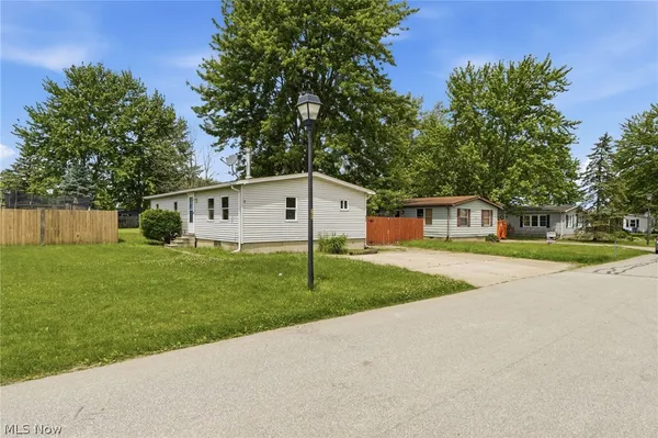 $139,900 | 490 Arabian Court, Lagrange, OH 44050