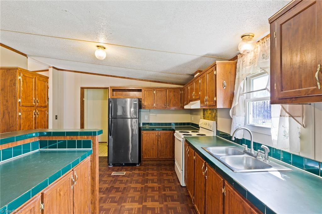 1279 Thayer Road Trinity, NC 27370 - Photo 13 of 37