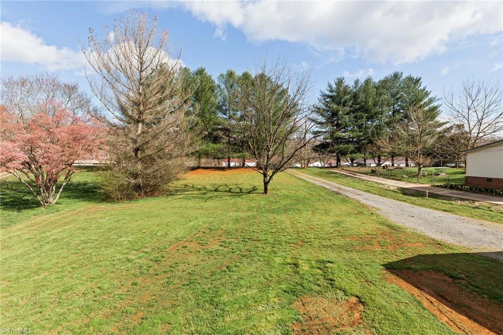 1279 Thayer Road Trinity, NC 27370 - Photo 5 of 37
