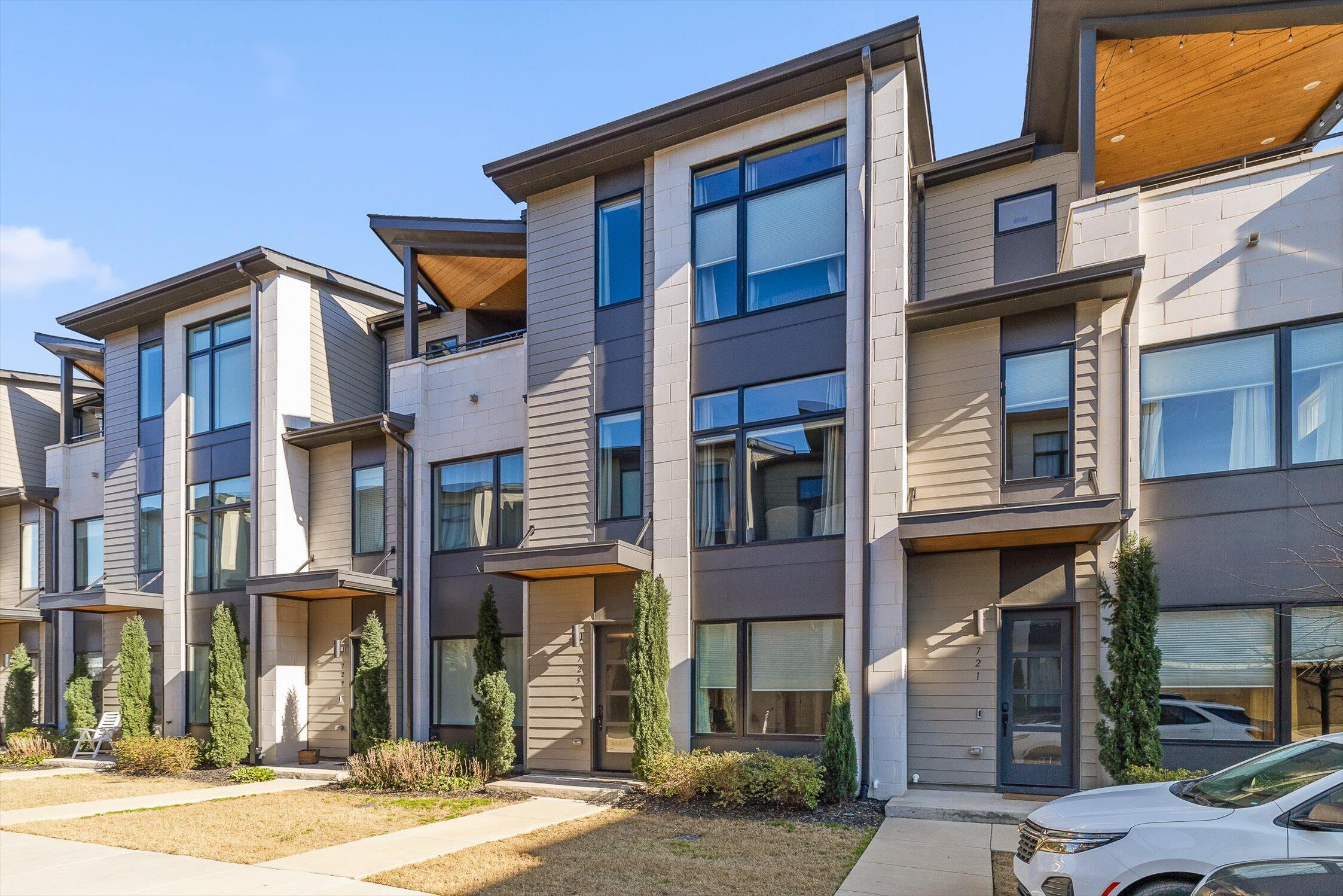 725 Burnside Place Chattanooga, TN 37408 - Photo 3 of 33 34-Burnside-34