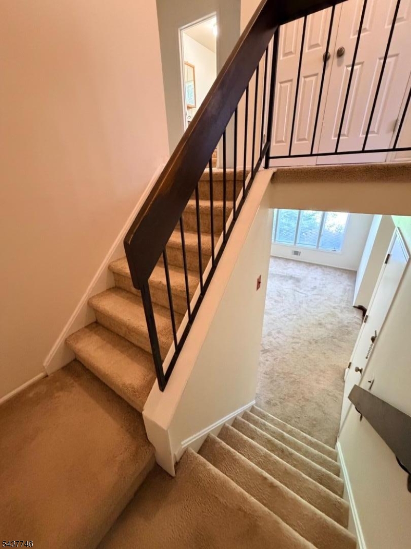 142 Patriots Road Morris Plains, NJ 07950 - Photo 8 of 21