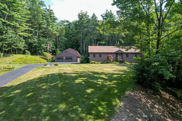 $799,900 | 13 Evans Road, Hebron, NH 03241