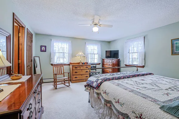 $799,900 | 13 Evans Road, Hebron, NH 03241