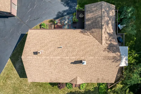 $799,900 | 13 Evans Road, Hebron, NH 03241