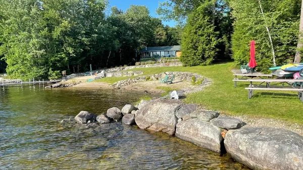 $799,900 | 13 Evans Road, Hebron, NH 03241