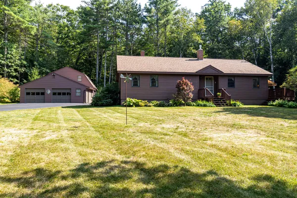 $799,900 | 13 Evans Road, Hebron, NH 03241