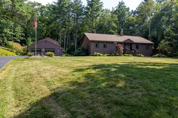 $799,900 | 13 Evans Road, Hebron, NH 03241