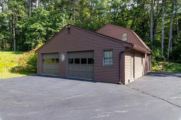 $799,900 | 13 Evans Road, Hebron, NH 03241