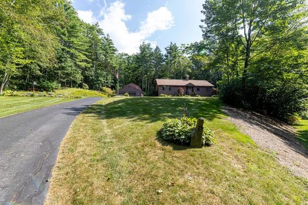 $799,900 | 13 Evans Road, Hebron, NH 03241
