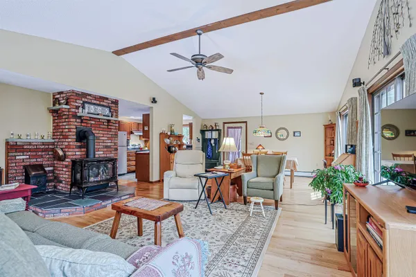 $799,900 | 13 Evans Road, Hebron, NH 03241