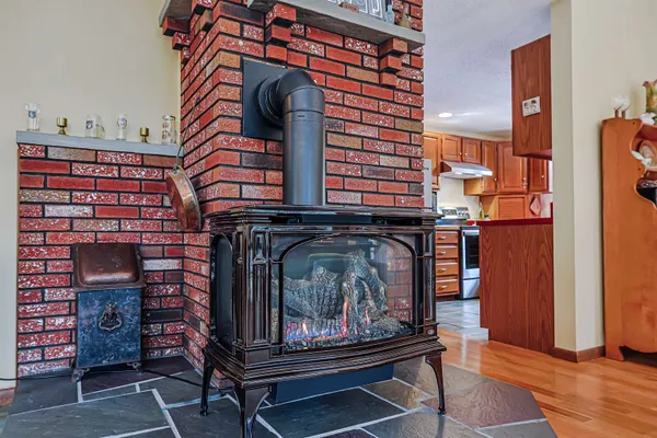 $799,900 | 13 Evans Road, Hebron, NH 03241