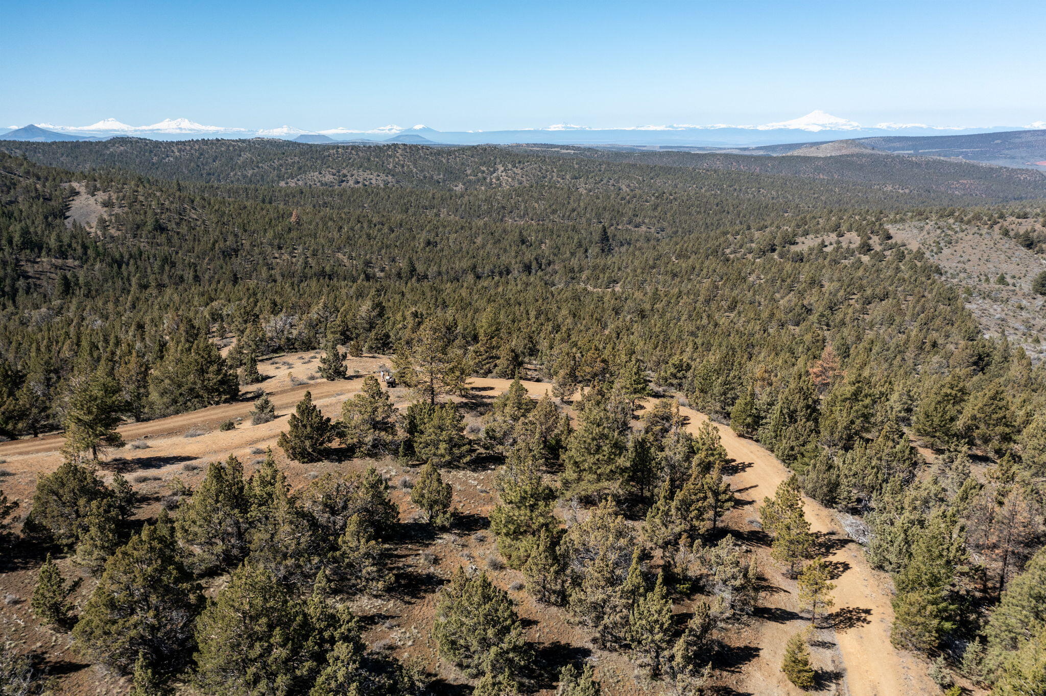 0 Southeast Grizzly Road, Unit 1215000000100 Madras, OR 97741 - Photo 21 of 39 a view of a city with mountain