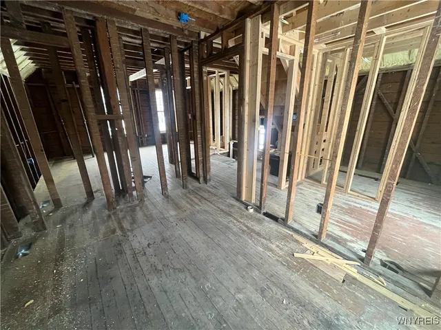 $99,500 | 2936 McKoon Avenue, Niagara Falls, NY 14305