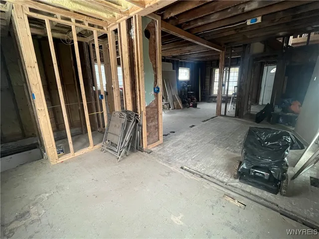 $99,500 | 2936 McKoon Avenue, Niagara Falls, NY 14305