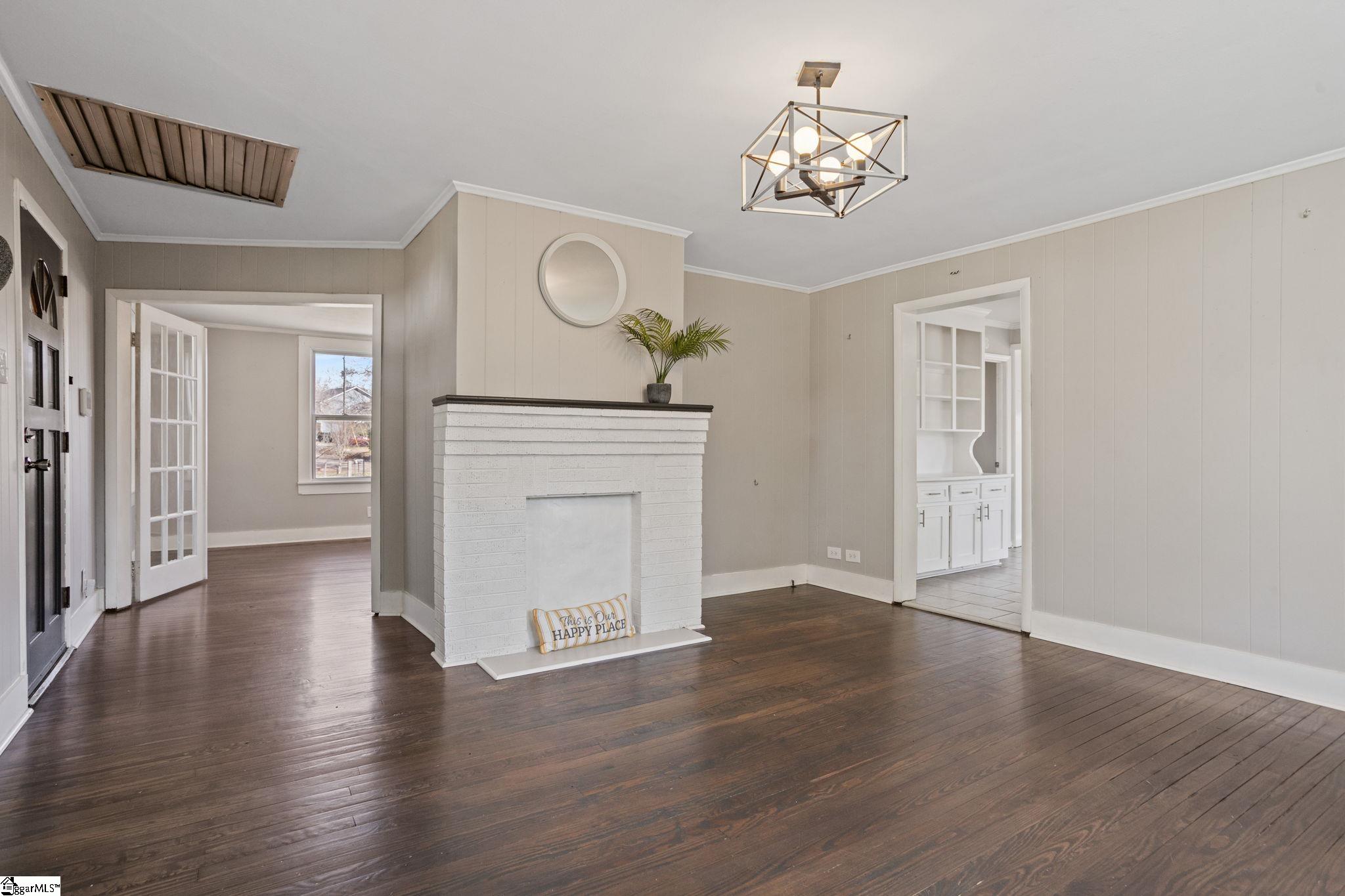 181 J Street Greer, SC 29651 - Photo 6 of 23