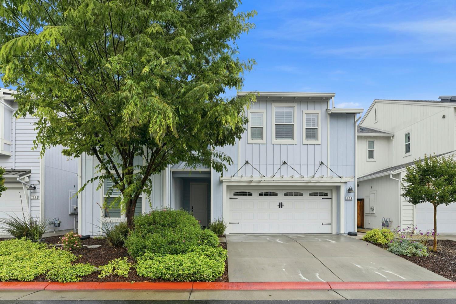 784 Farmhouse Way Folsom, CA 95630 - Photo 1 of 1
