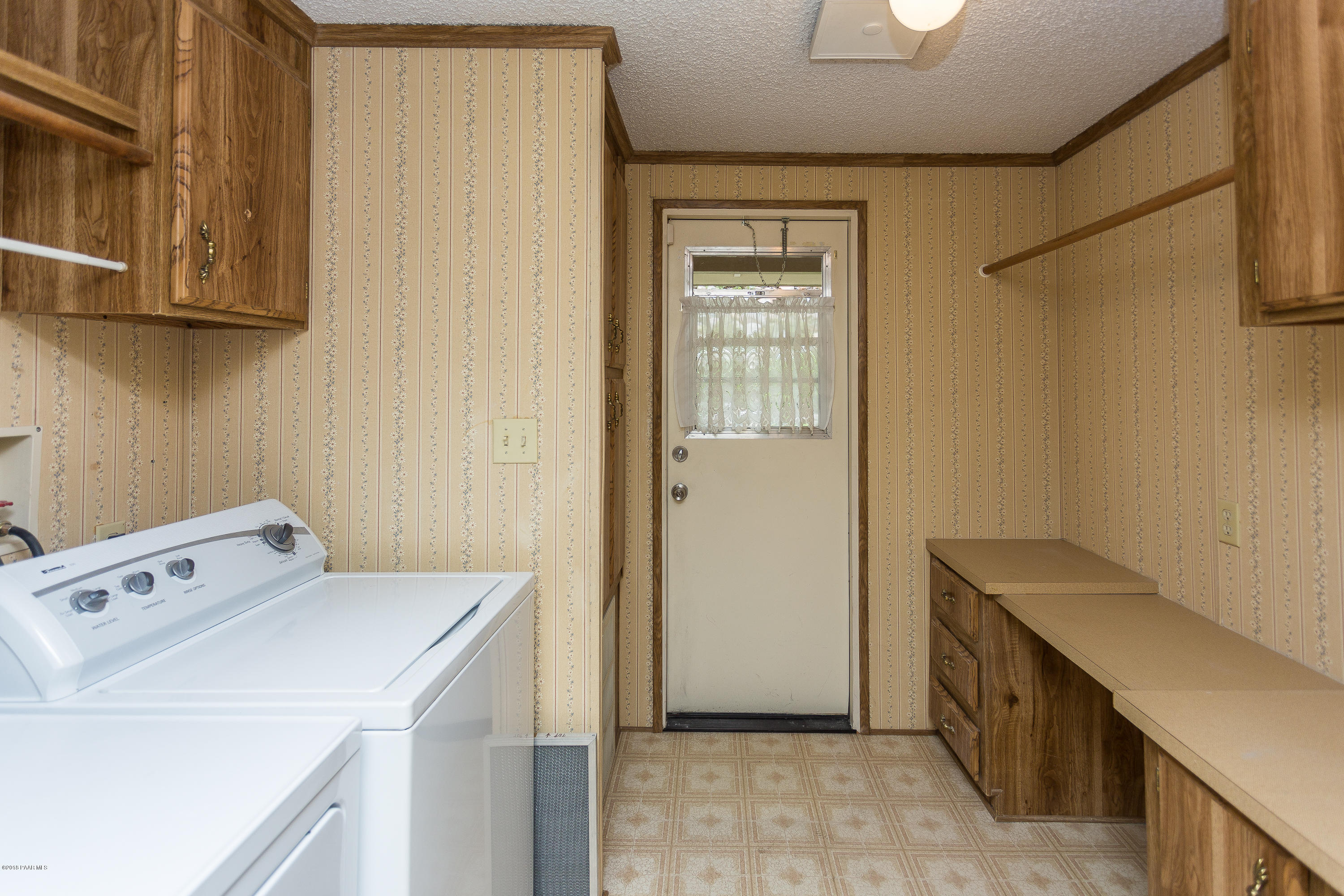 2317 Hillside Loop Road Prescott, AZ 86301 - Photo 17 of 21 017_Laundry Room