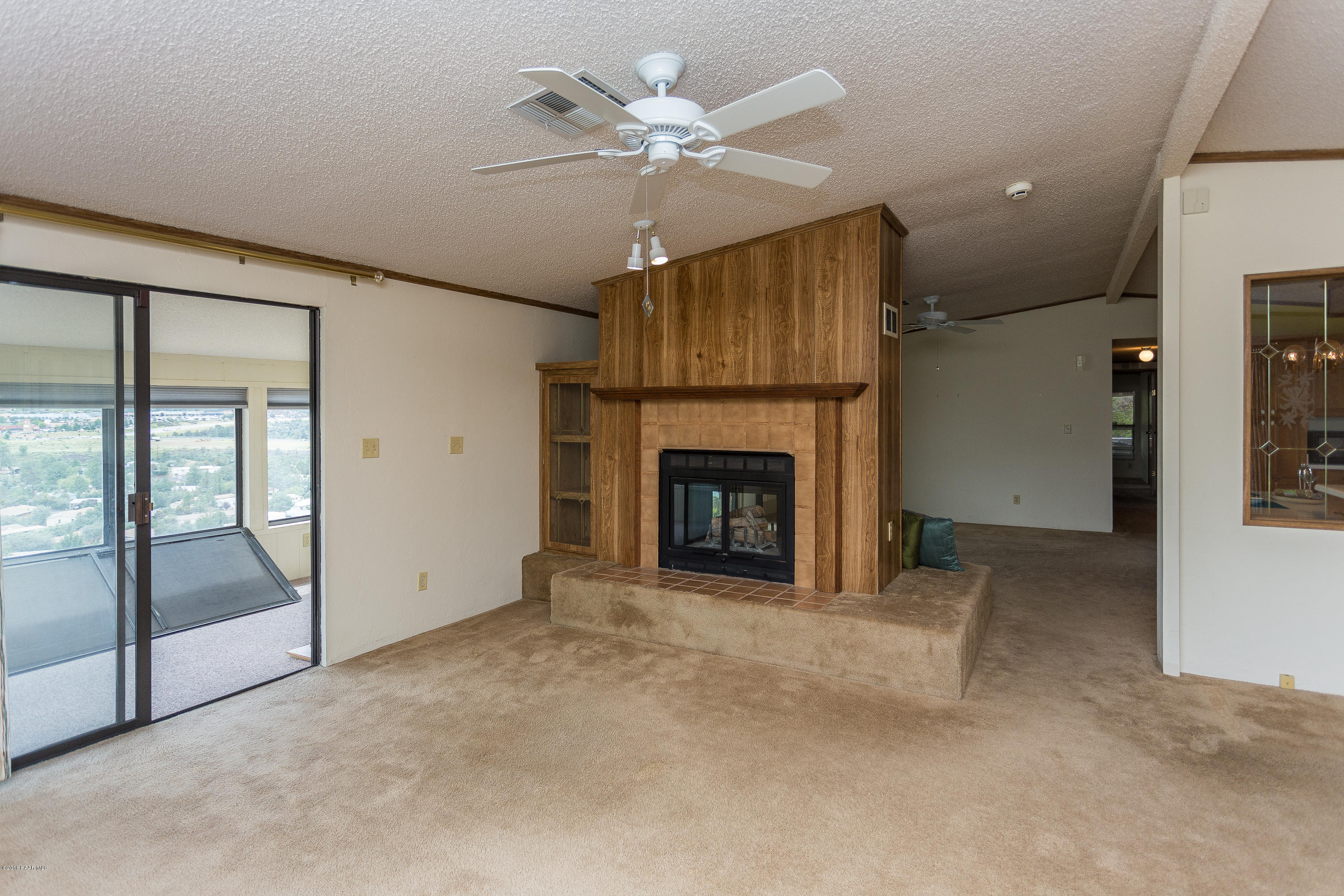 2317 Hillside Loop Road Prescott, AZ 86301 - Photo 10 of 21 010_Family Room