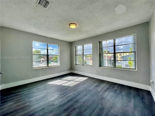 $2,200 | 301 Southwest 10th Avenue, Unit 1, Miami, FL 33130