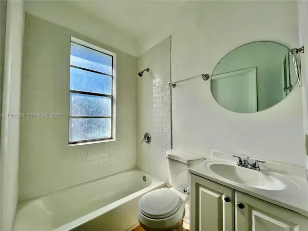 $2,200 | 301 Southwest 10th Avenue, Unit 1, Miami, FL 33130