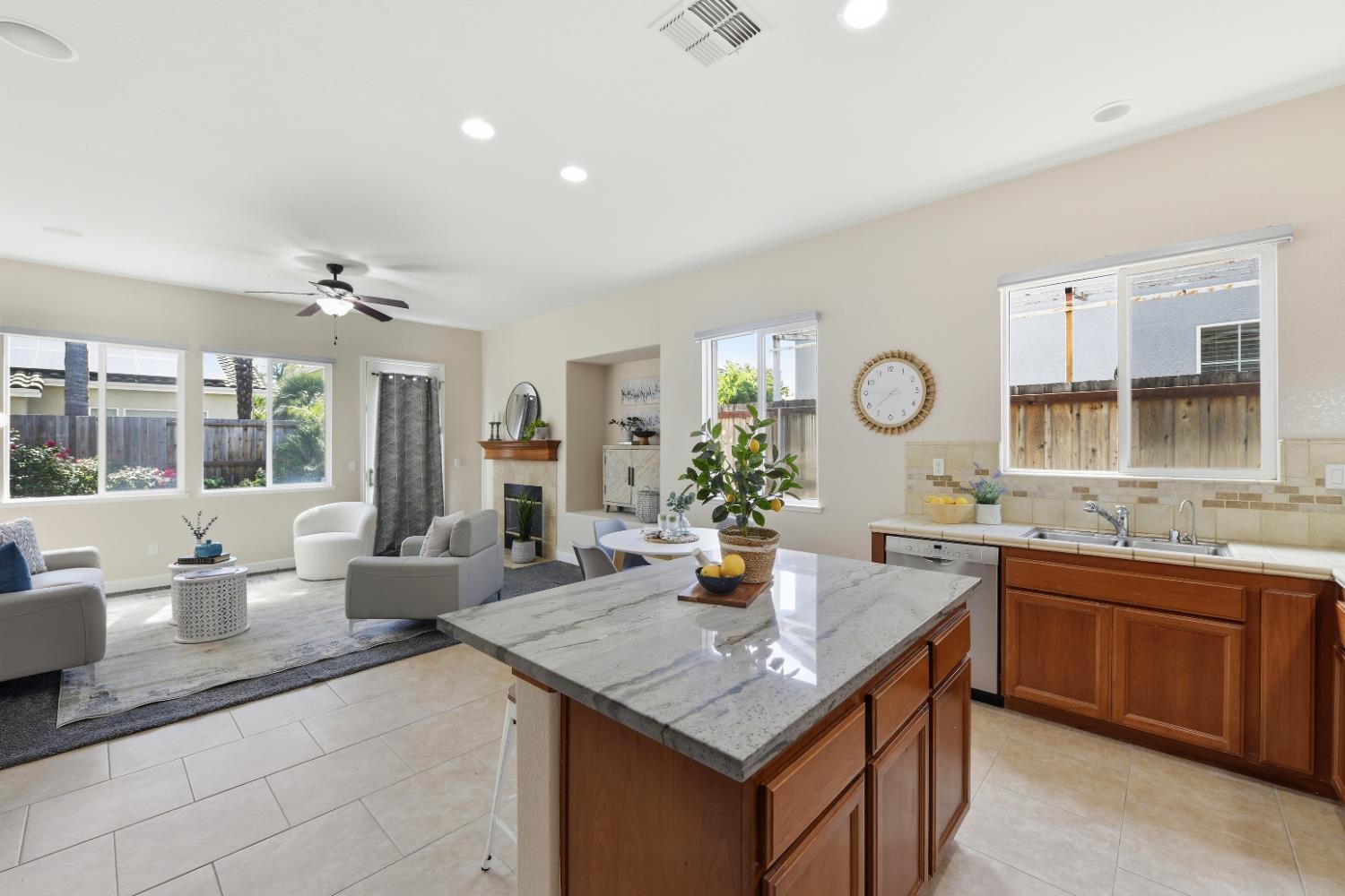 1733 Klamath Road West Sacramento, CA 95691 - Photo 23 of 66