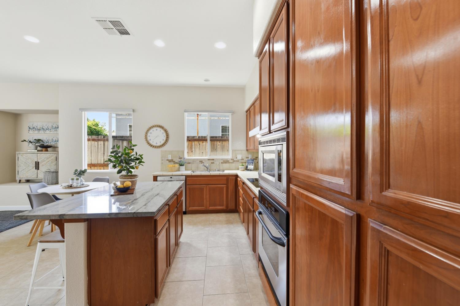 1733 Klamath Road West Sacramento, CA 95691 - Photo 59 of 66