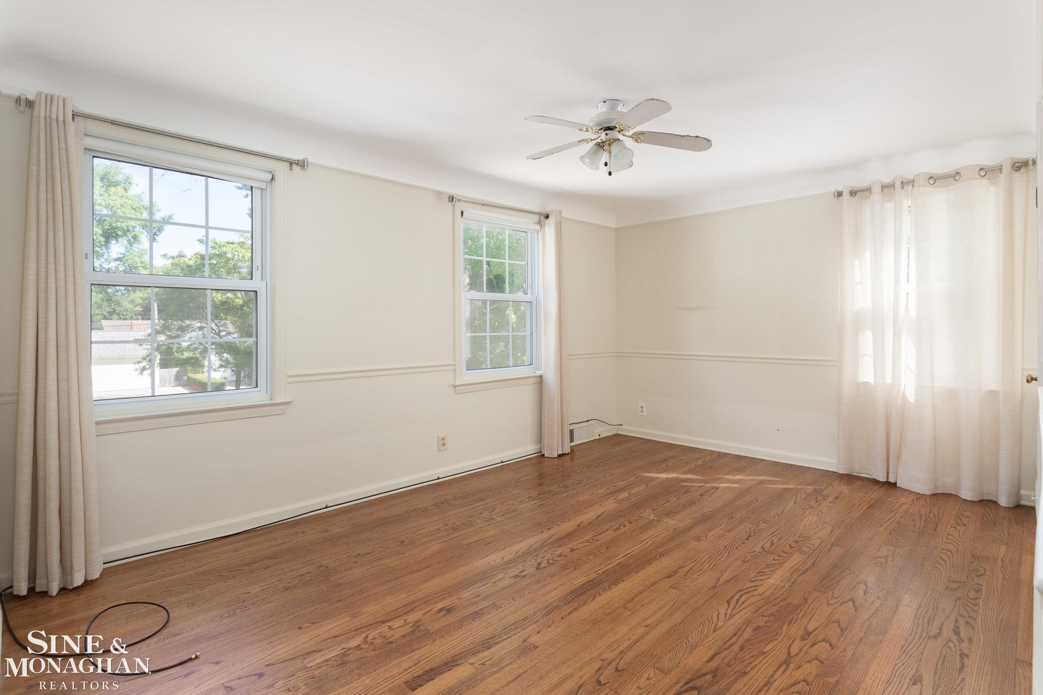 549 Hawthorne Road Grosse Pointe, MI 48236 - Photo 15 of 31 50090920-14.JPG