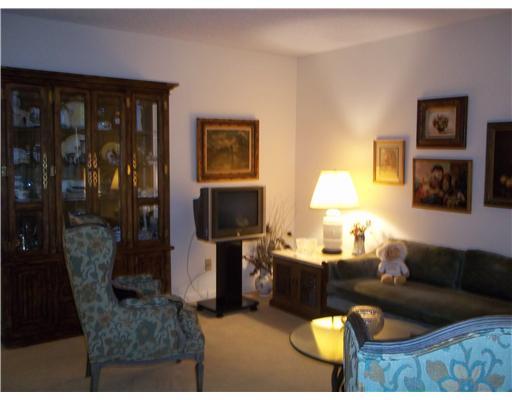 949 Flanders T, Unit 949 Delray Beach, FL 33484 - Photo 3 of 11 Additional Photo