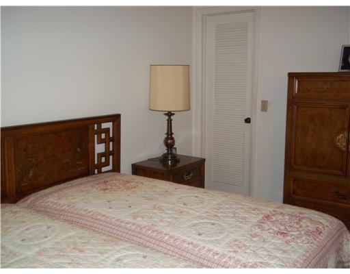 949 Flanders T, Unit 949 Delray Beach, FL 33484 - Photo 6 of 11 Additional Photo