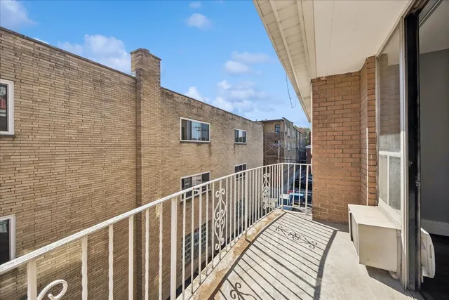 $153,500 | 415 Wesley Avenue, Unit 36, Oak Park, IL 60302