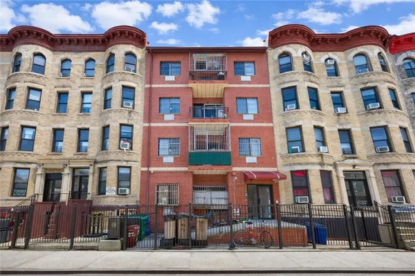 $768,000 | 422 49th Street, Unit 1F | Sunset Park