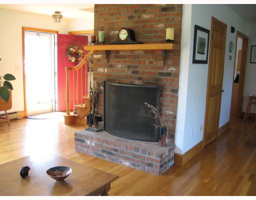 18 Bartlett Road Middletown, RI 02842 - Photo 3 of 8 Other.