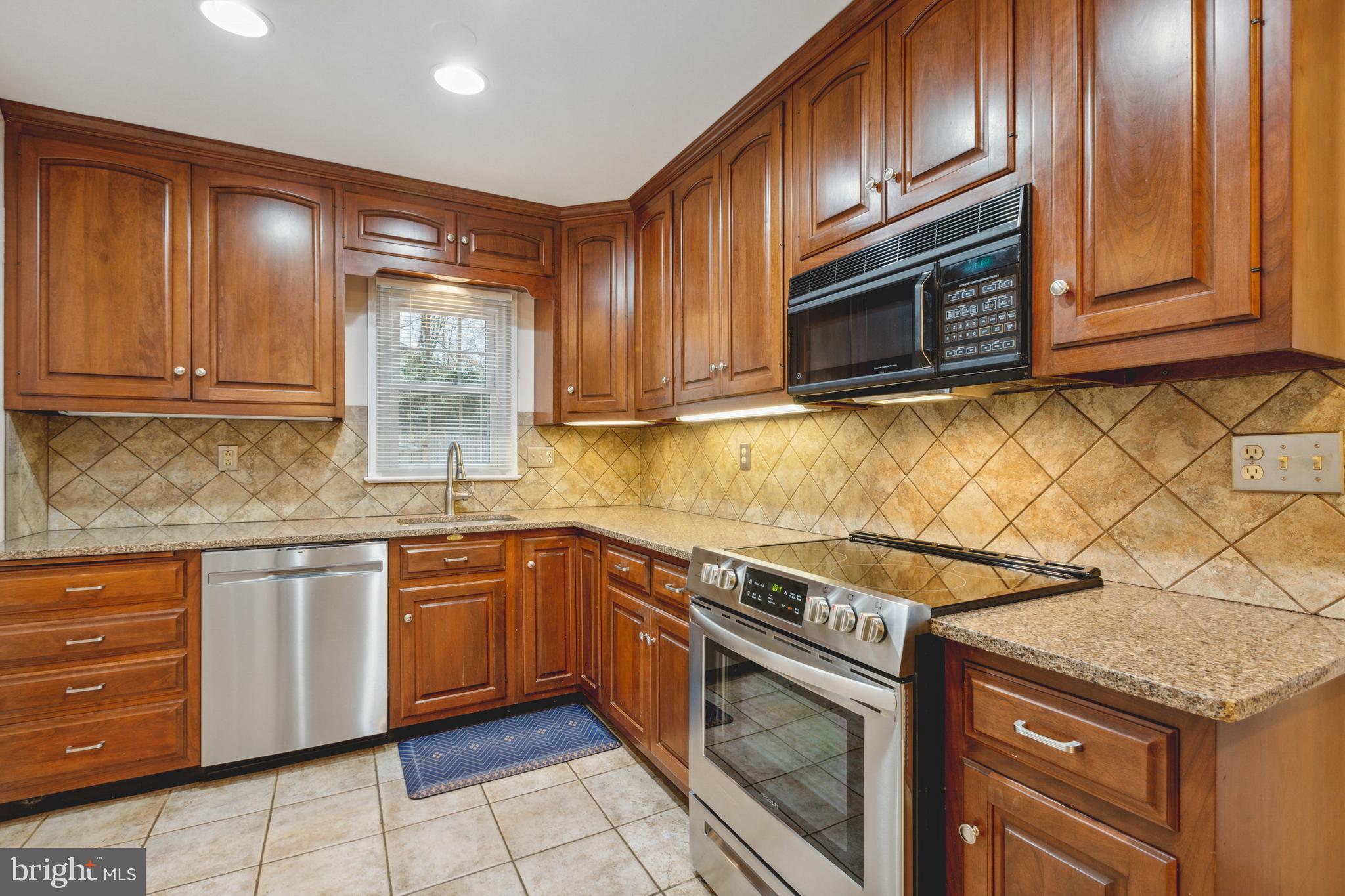 9308 Emory Grove Road Gaithersburg, MD 20877 - Photo 13 of 45 Kitchen (the range is brand new)