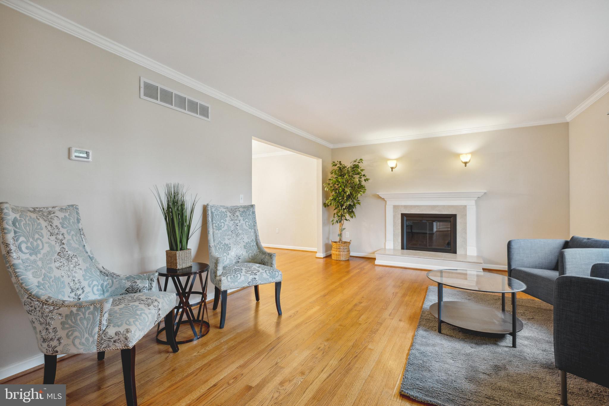 9308 Emory Grove Road Gaithersburg, MD 20877 - Photo 5 of 45 Spacious living room