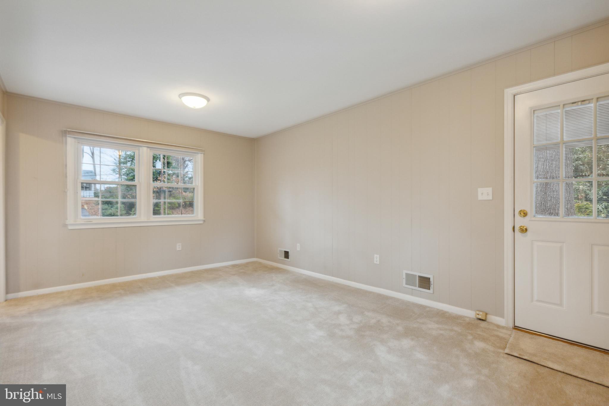 9308 Emory Grove Road Gaithersburg, MD 20877 - Photo 9 of 45 Family room on main level