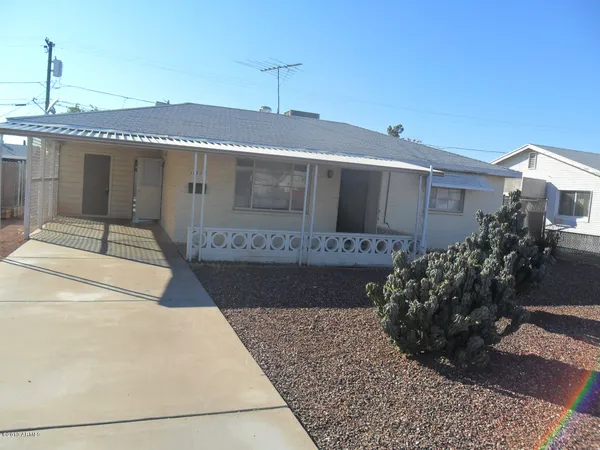 $1,450 | 11356 North 113th Avenue, Youngtown, AZ 85363