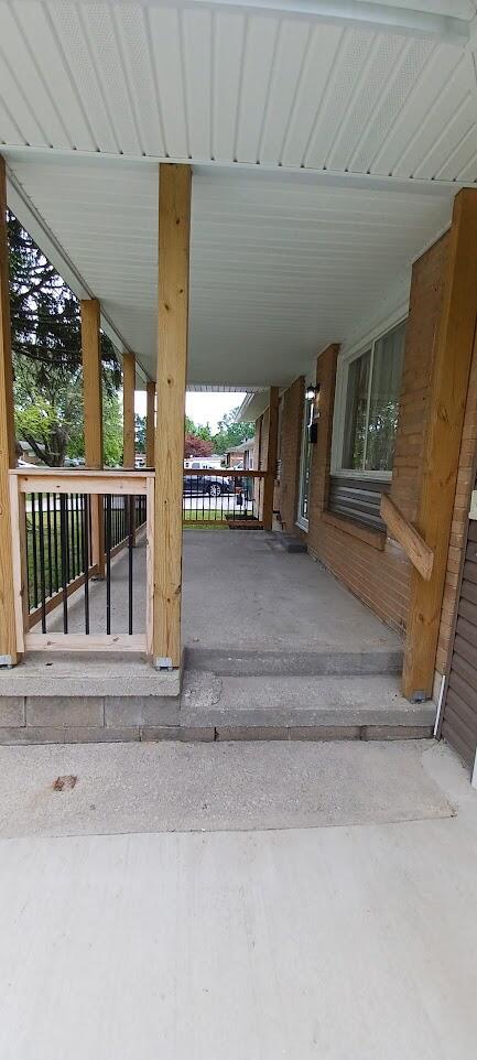 1831 Lonsdale Road Columbus, OH 43232 - Photo 3 of 24 Covered front porch