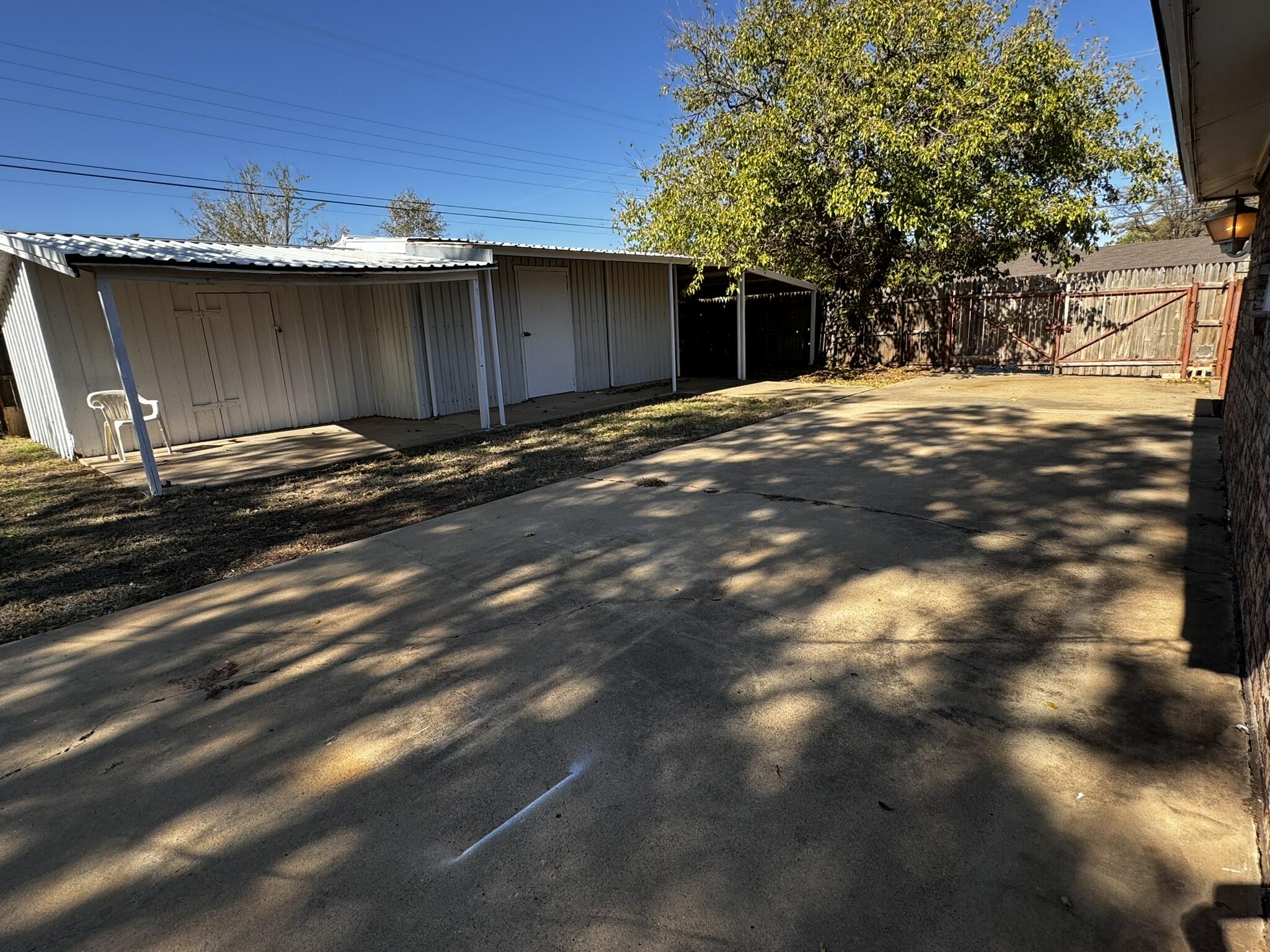 1209 Garland Plainview, TX 79072 - Photo 28 of 38 a view of outdoor space with backyard