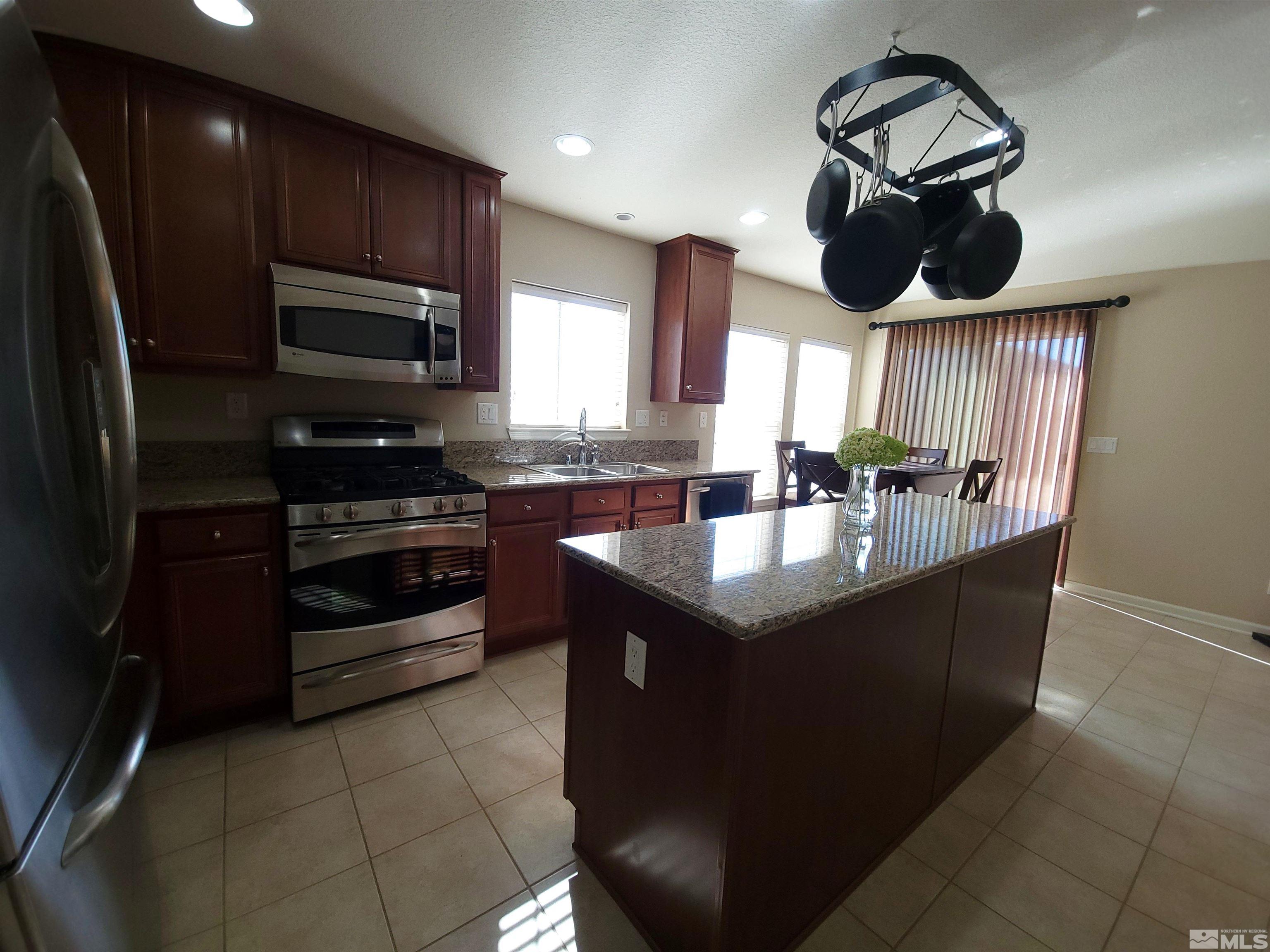 8955 Grisom Way Reno, NV 89506 - Photo 4 of 19 Photo 4