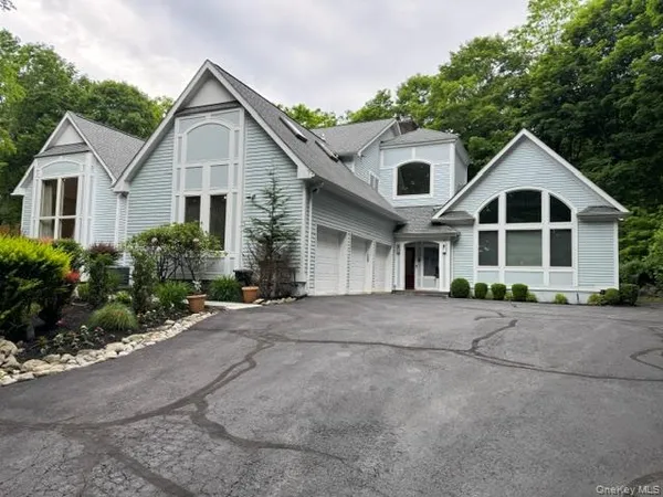 $1,649,000 | 19 West Gate Road, Suffern, NY 10901