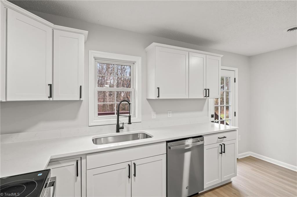 292 Mt Pleasant Church Road State Road, NC 28676 - Photo 11 of 34