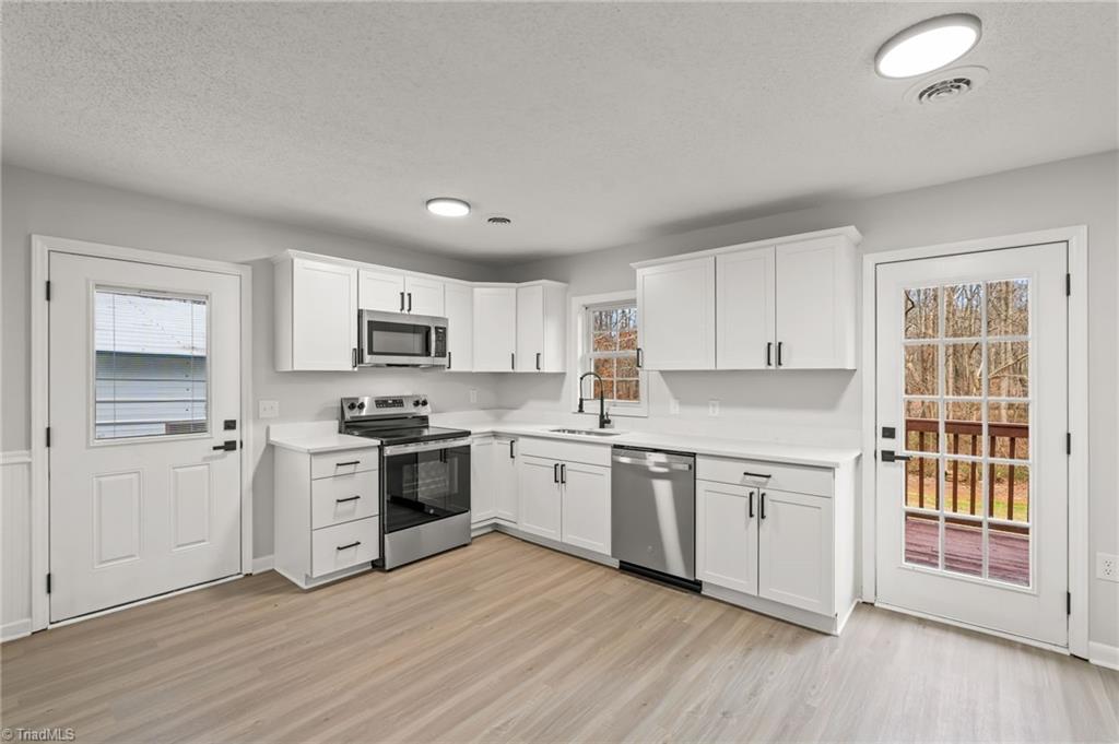 292 Mt Pleasant Church Road State Road, NC 28676 - Photo 9 of 34