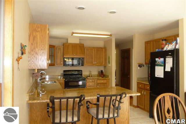 11852 South Littlefield Road Blanchard, MI 49310 - Photo 5 of 25 1774565-4.JPG